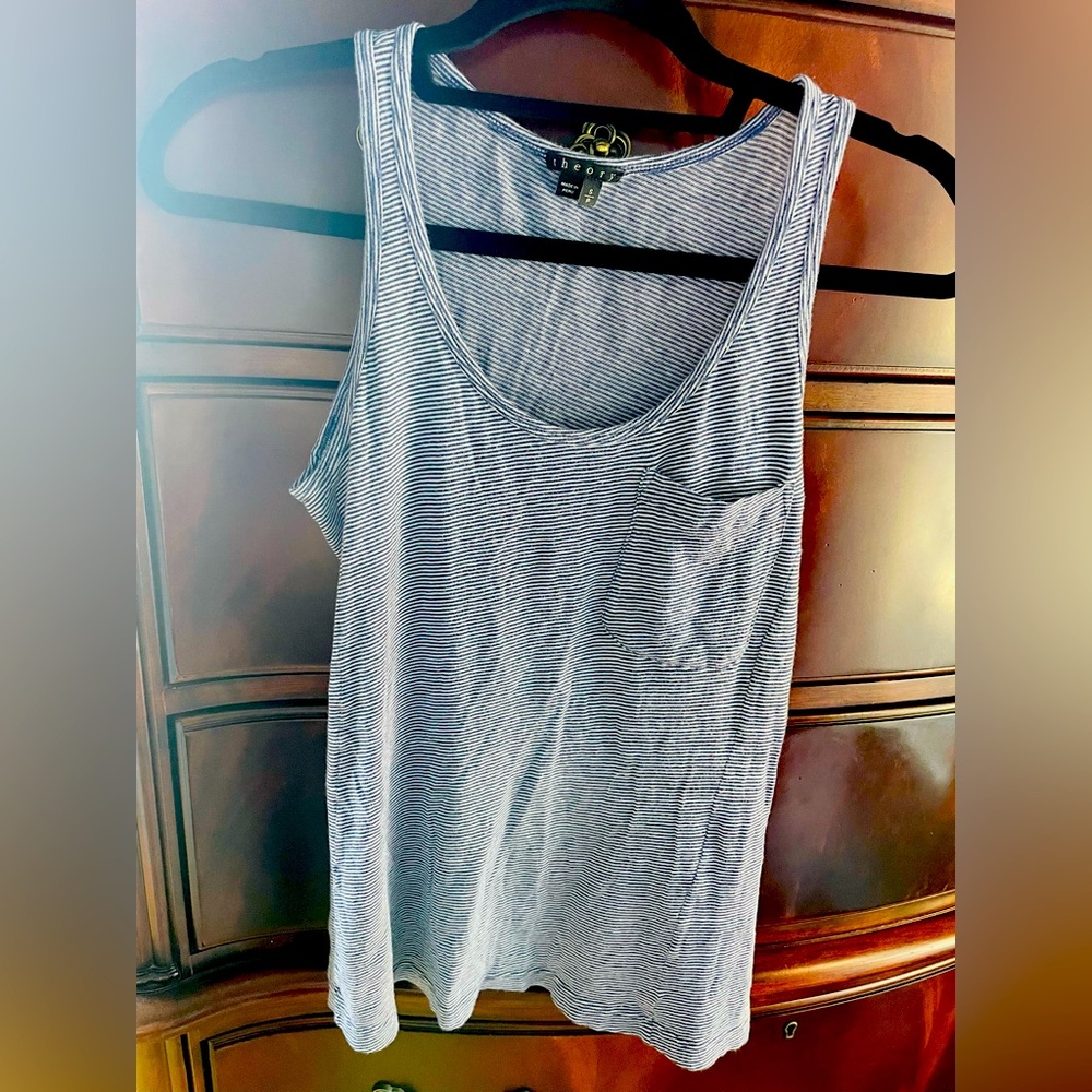 Tank top, size small